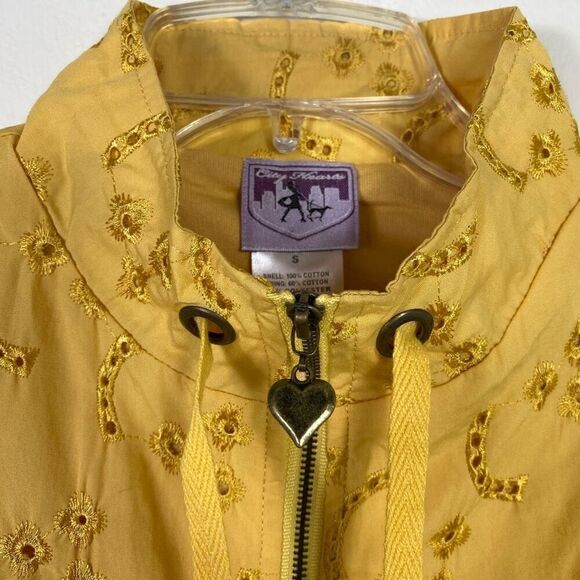NWT City Hearts Yellow Floral Embroidered Eyelet Zip Up Vest Jacket Size S - Picture 3 of 7